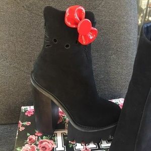 JEFFREY CAMPBELL X HELLO KITTY